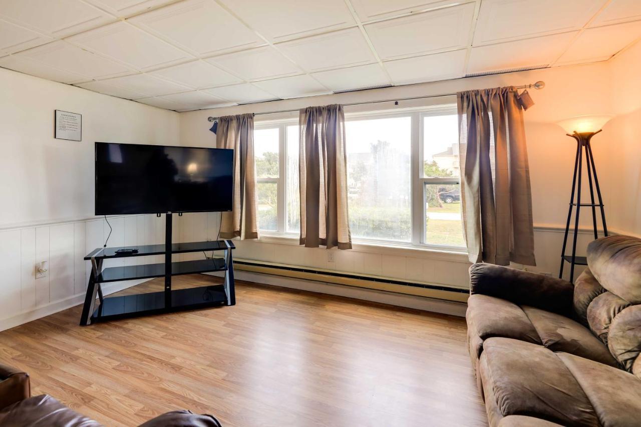 1 Ocean Fun Emerald Isle Apt, Steps To Beaches! 외부 사진
